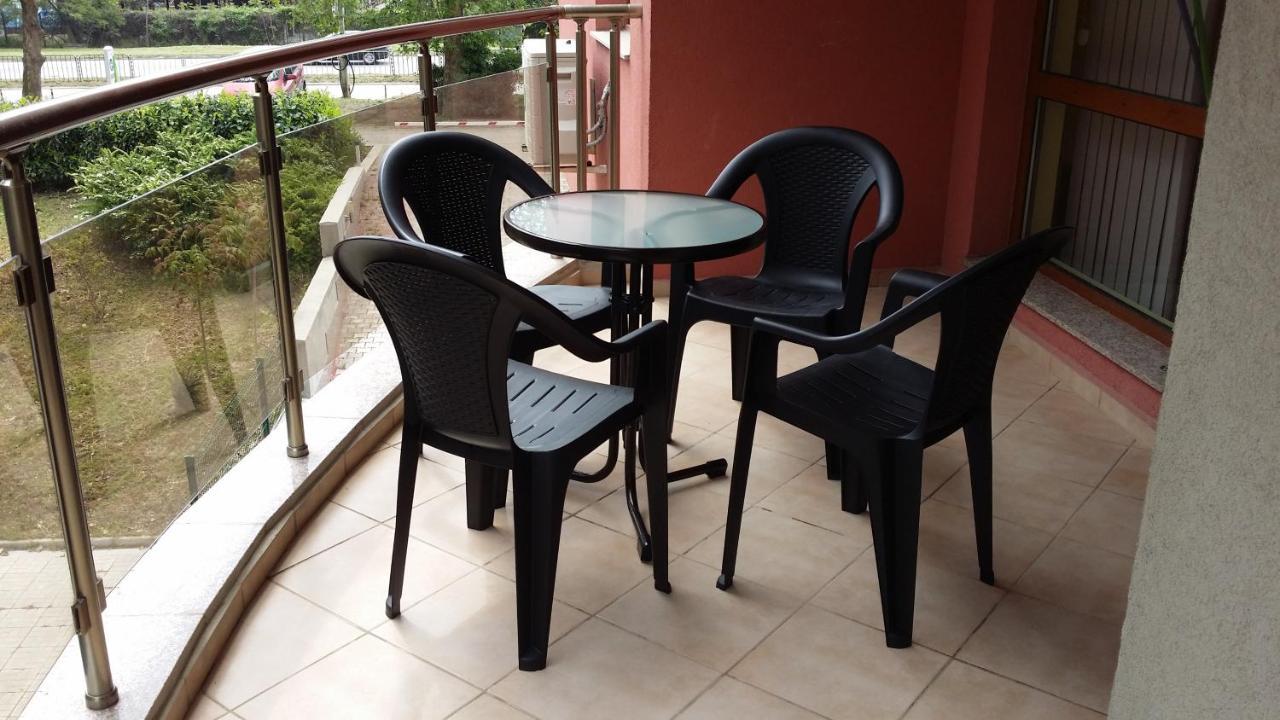Black Sea Brееze Apartment Warna Zewnętrze zdjęcie