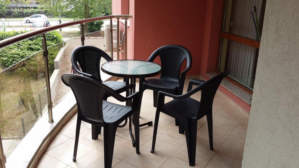 Black Sea Brееze Apartment Warna Zewnętrze zdjęcie